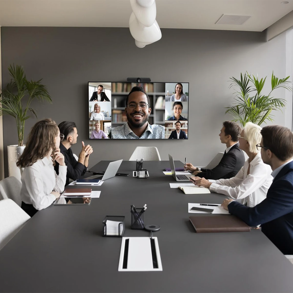Implementación de Salas de VideoConferencia
